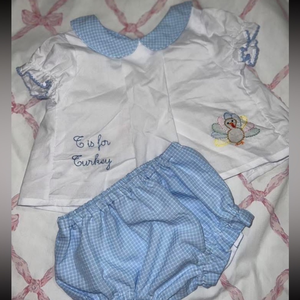 The smocked flamingo diaper set